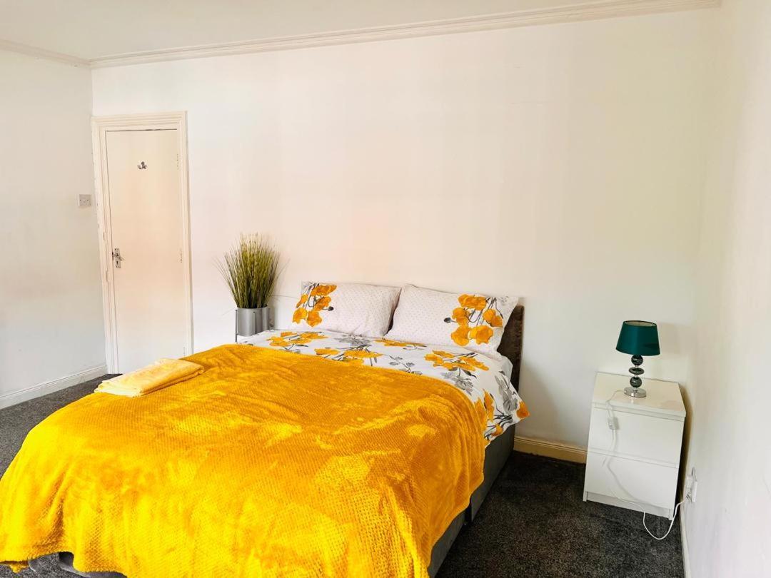 Private Room Close To Leeds University And City Centre Eksteriør billede