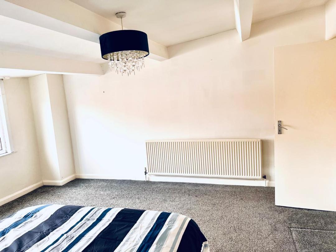 Private Room Close To Leeds University And City Centre Eksteriør billede
